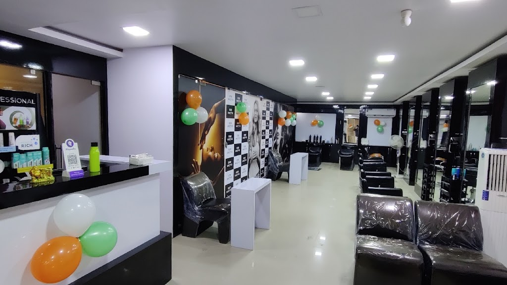 Raw Makeover Family Beauty Salon Academy