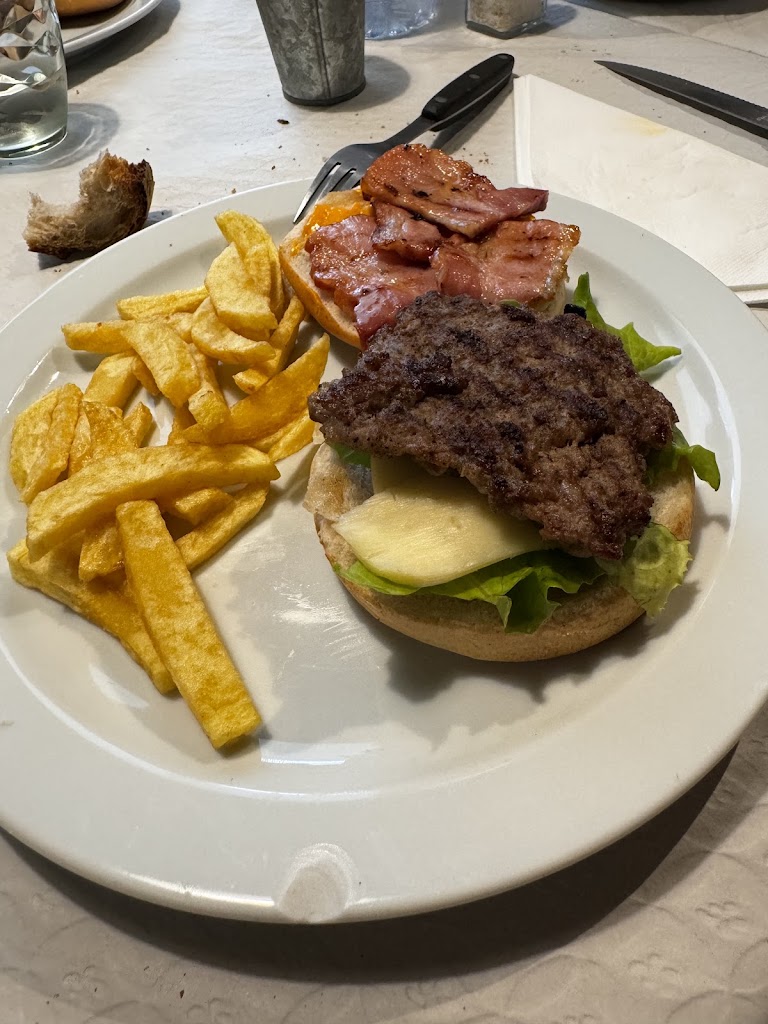 El Corral de Don Pepe — Comida y bebida