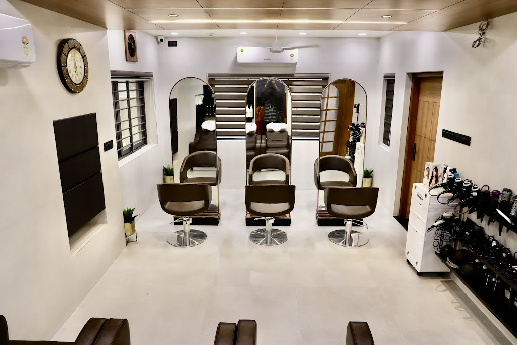 Amrapali Beauty Parlour