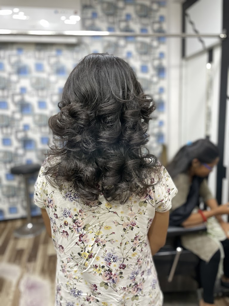 Mudita Beauty Unisex Family Salon