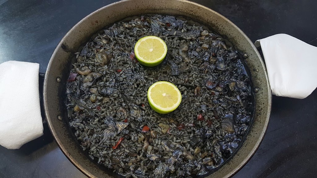 Taberna Sevillana — Comida y bebida