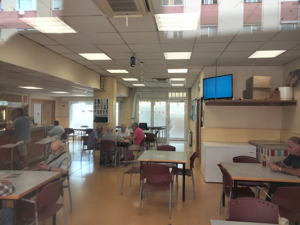 Bar Casal dels avis montornes nord — Ambiente