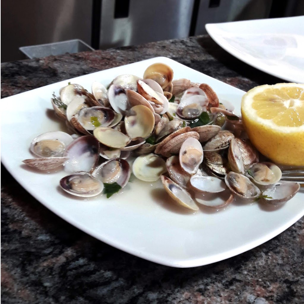Bar Leones Atarfe — Comida y bebida