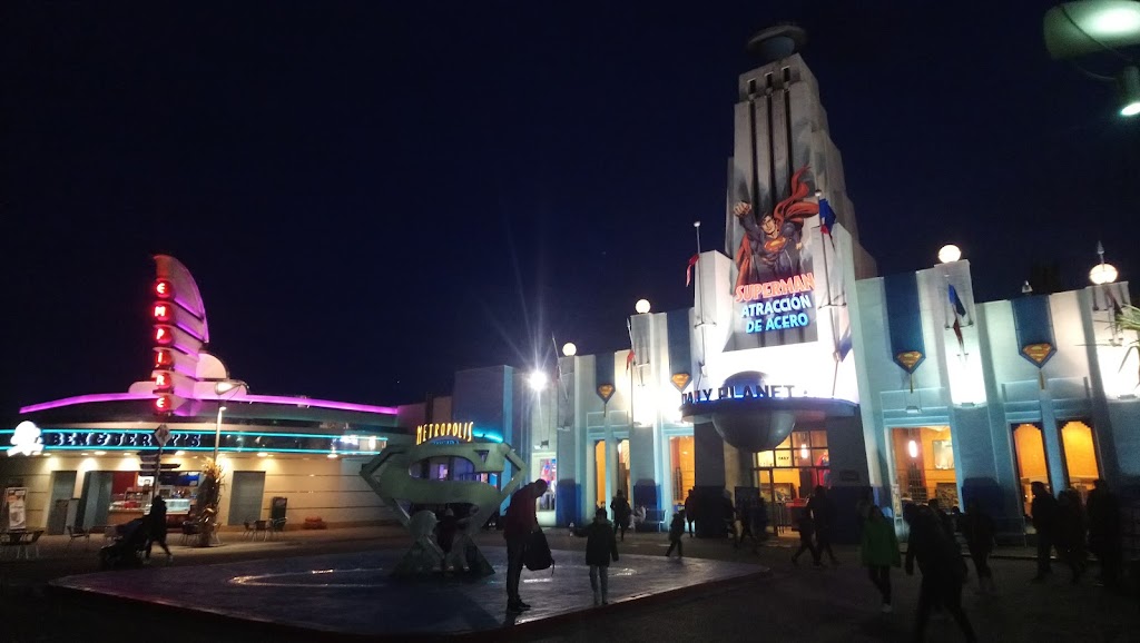 Hollywood Hot Dogs — Superman Atraccion de Acero