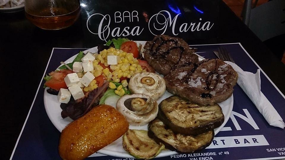 Restaurante Casa Maria — Comida y bebida