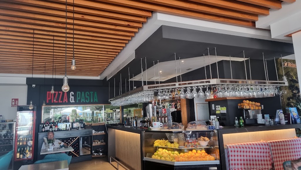 Pizzeria Novobar — Ambiente