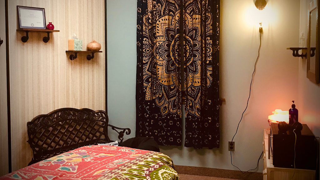 Massage therapist in Longmeadow