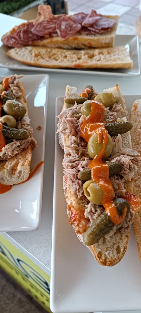 Moments Floristeria Cafeteria — Comida y bebida