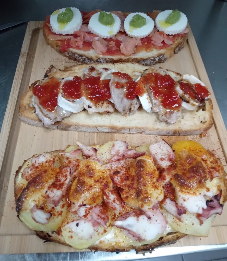 Restaurante La Teua Casa — Comida y bebida