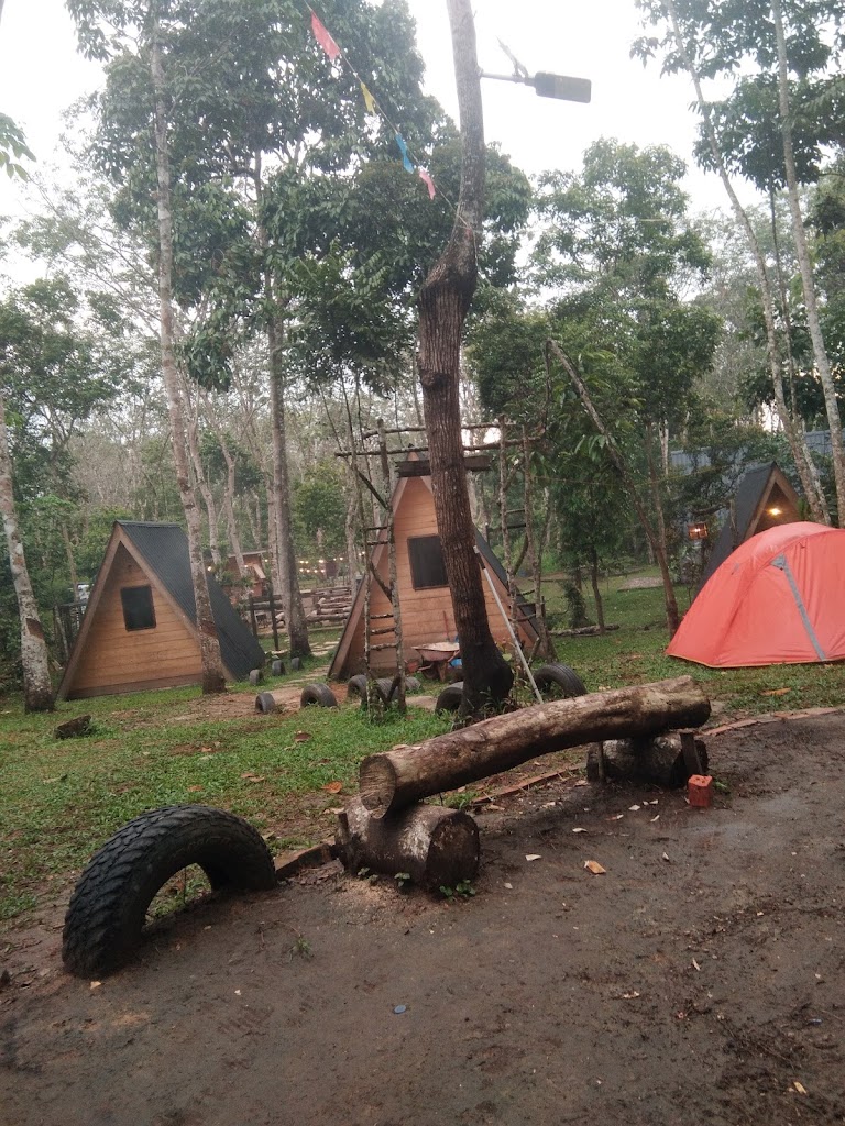 Pondok Meja Luar Ruangan