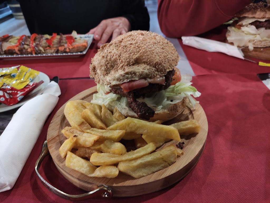 Secastilla Coffee Shop — Hamburguesa