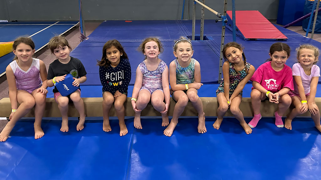  Sun Country Sports Center - West