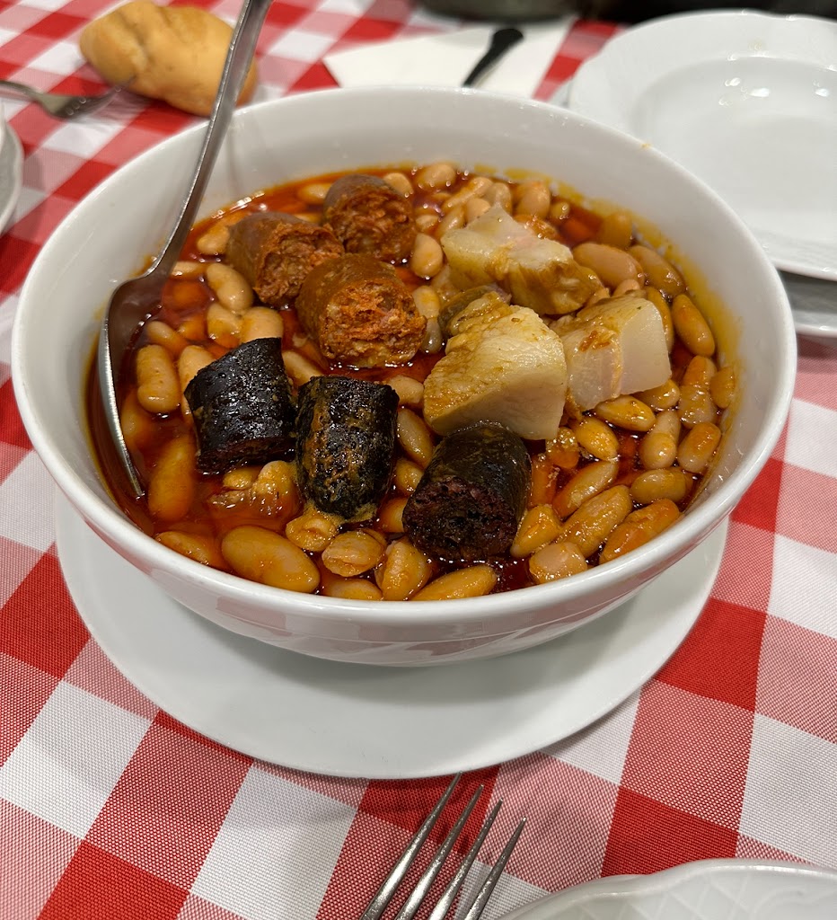 La Bodega Riojana — Comida y bebida