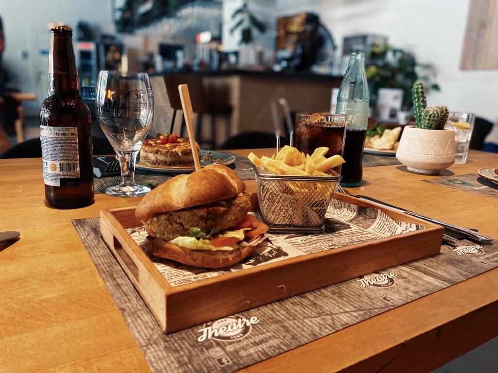 Theatre Village | Vila-seca — Comida y bebida