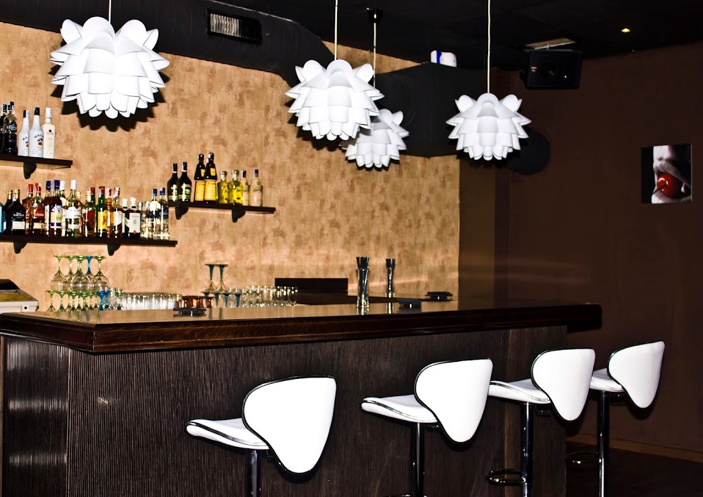 LesTresRoses Exclusive SwingerBar