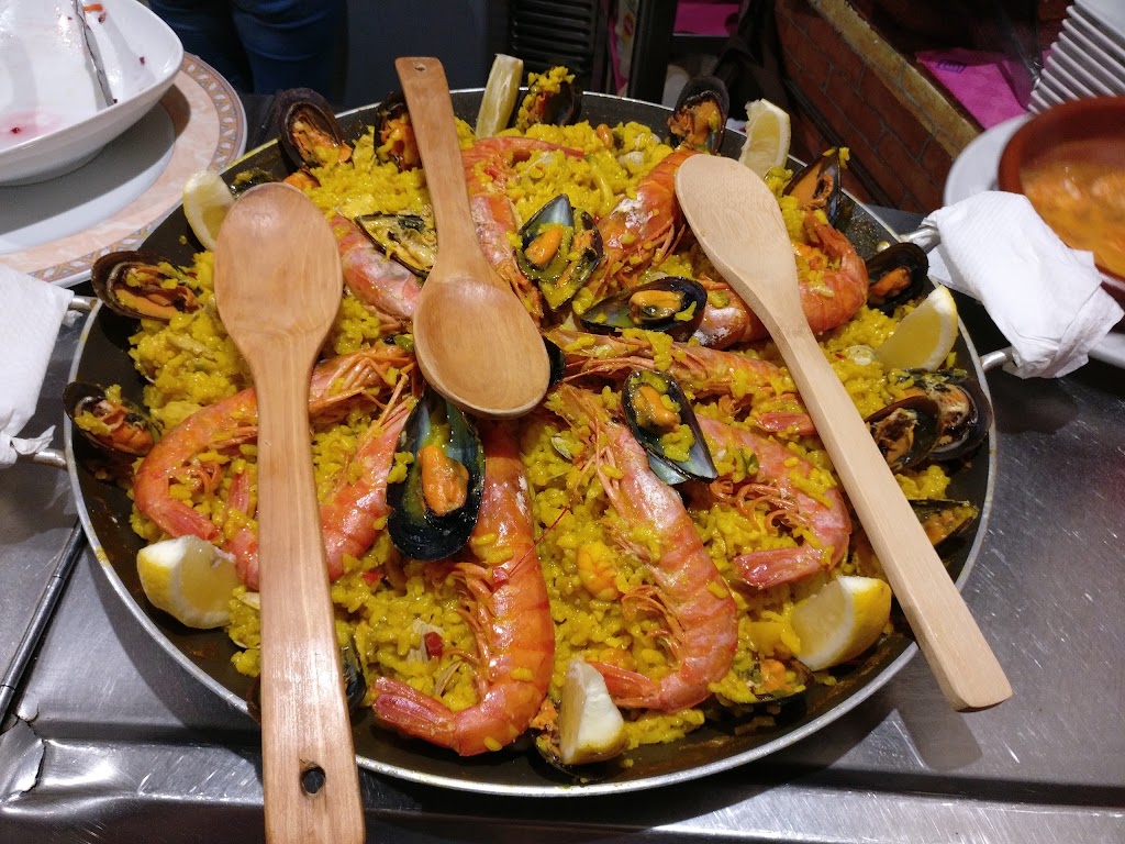 Bar Aries — Comida y bebida