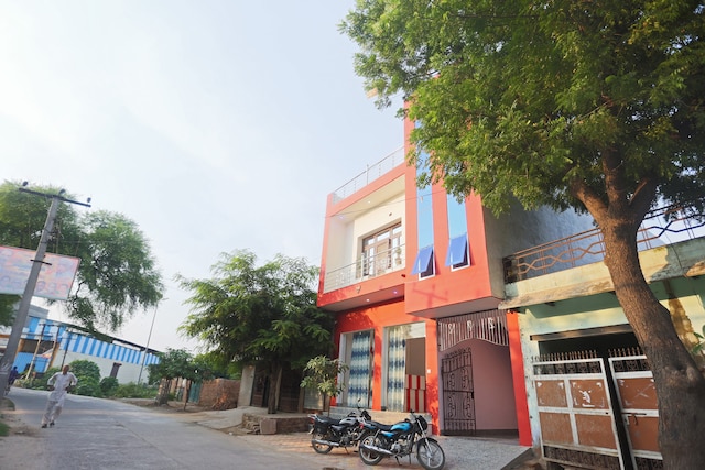 Oyo 48648 Hotel Dezire