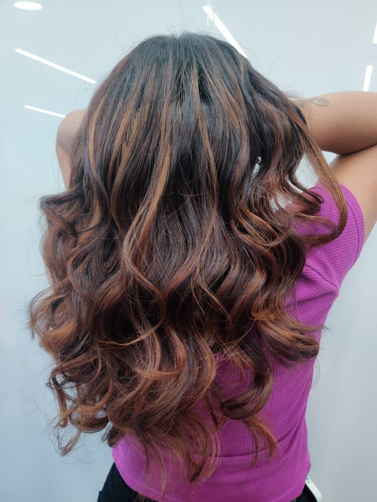 The Looks Ladies Beauty Parlour