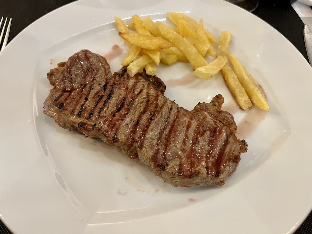 GustoKo Bar Restaurante — Comida y bebida