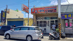 6427136f29ba5eb673cf6dd3 的照片