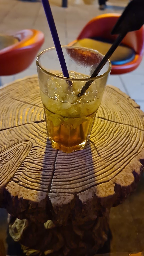 Sa Sargantana Placa Cal Font Igualada Cocktail Bar Copes De Vi — Comida y bebida