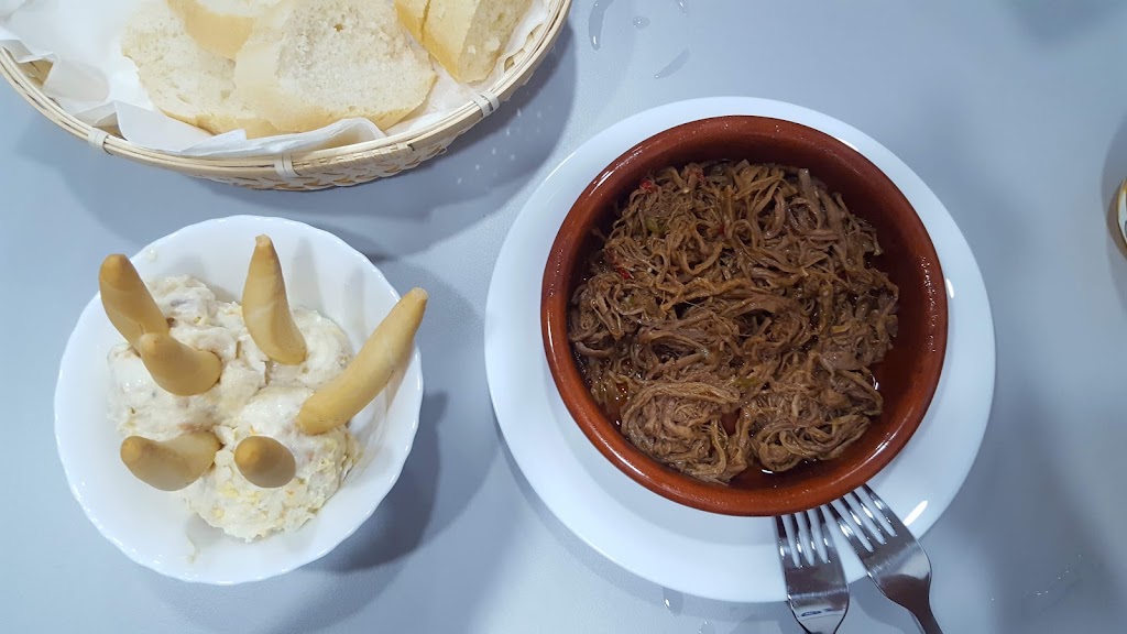 Dos Gardenias — Comida y bebida