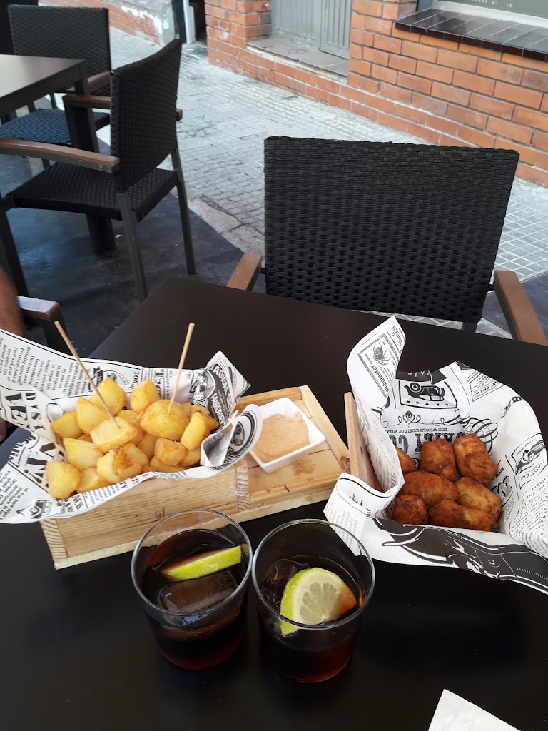 Bar restaurant 22 (Fontic) — Comida y bebida