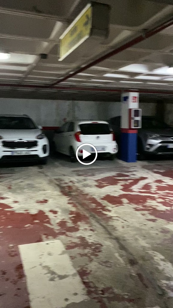 Aparcamiento La Via — Videos