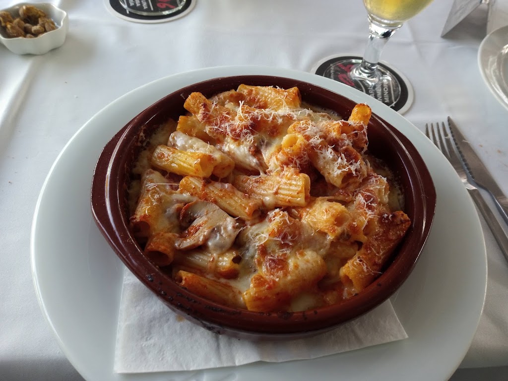 Restaurante Raffaele D.R Raffaele — Comida y bebida