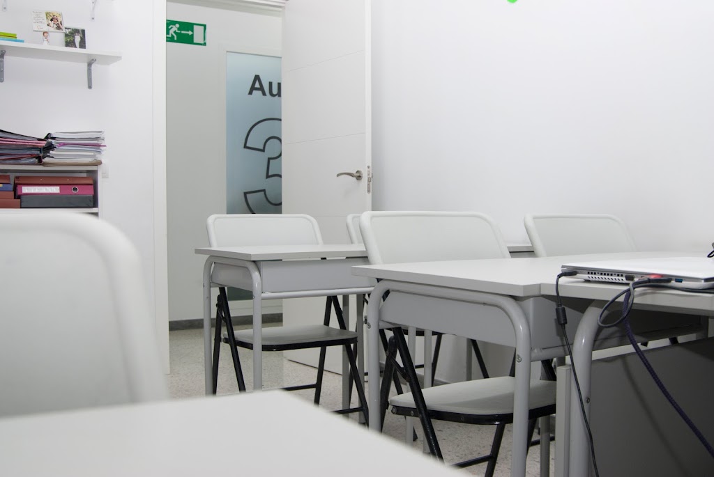 Everest Centro de Estudios — Del propietario