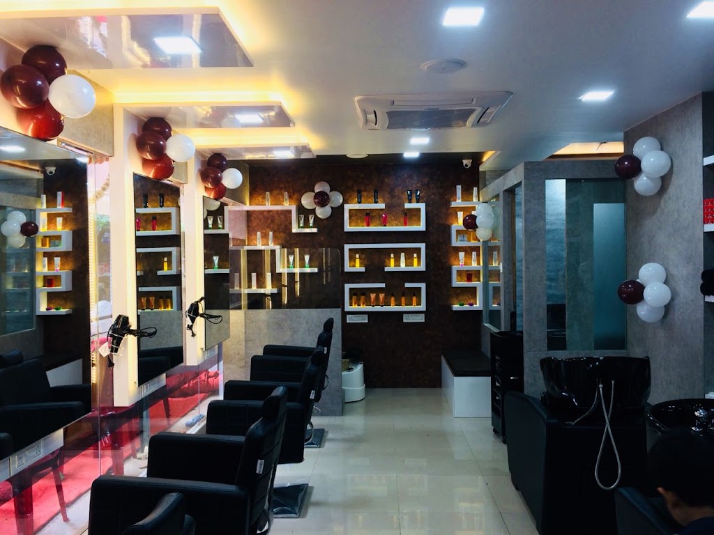 Waves Unisex Saloon