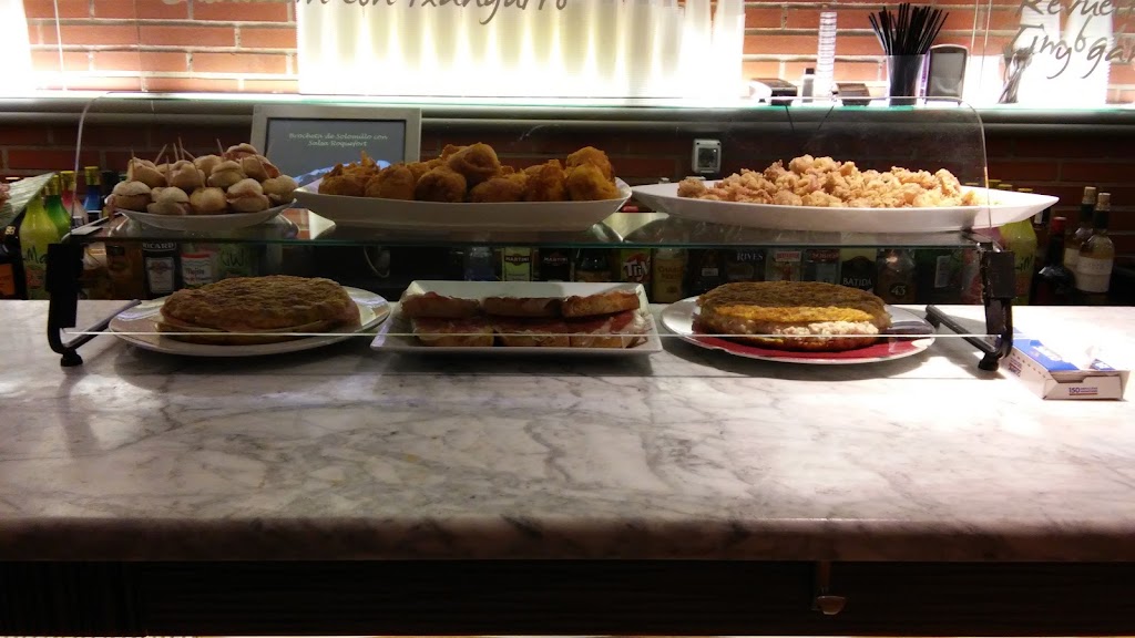 Bar La Granja Pamplona — Comida y bebida