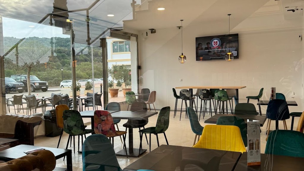 Monday Friday Bistro Minimarket