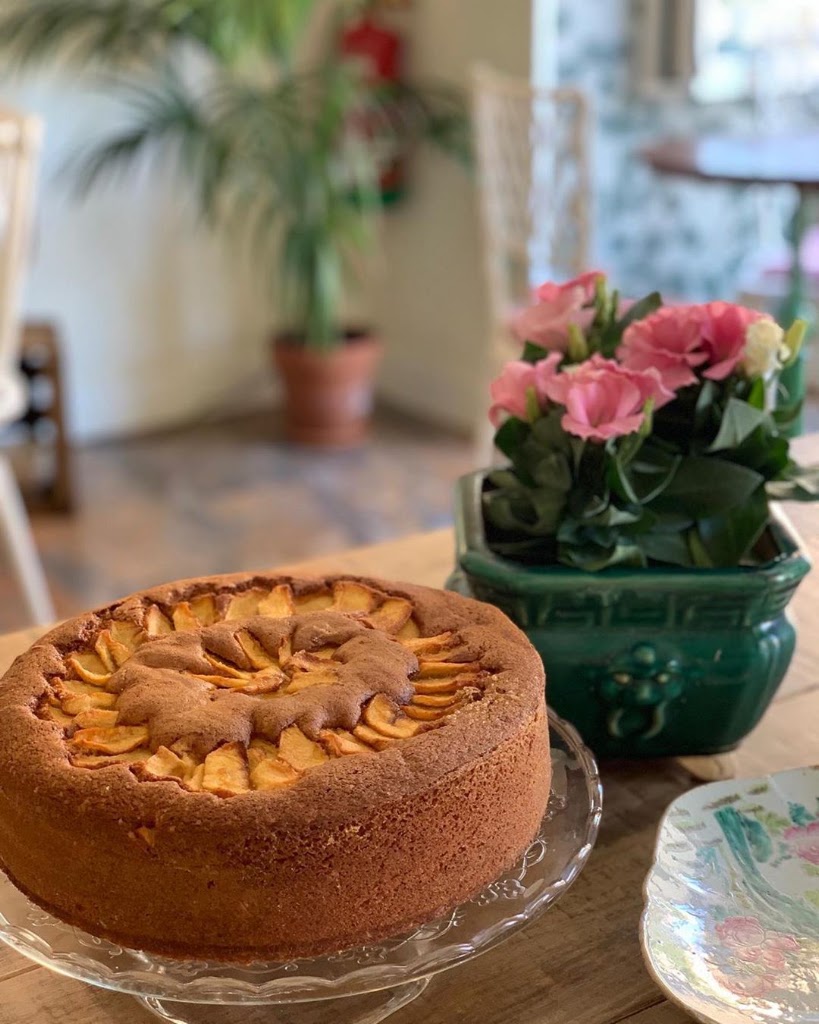 Antigua Canela — Comida y bebida