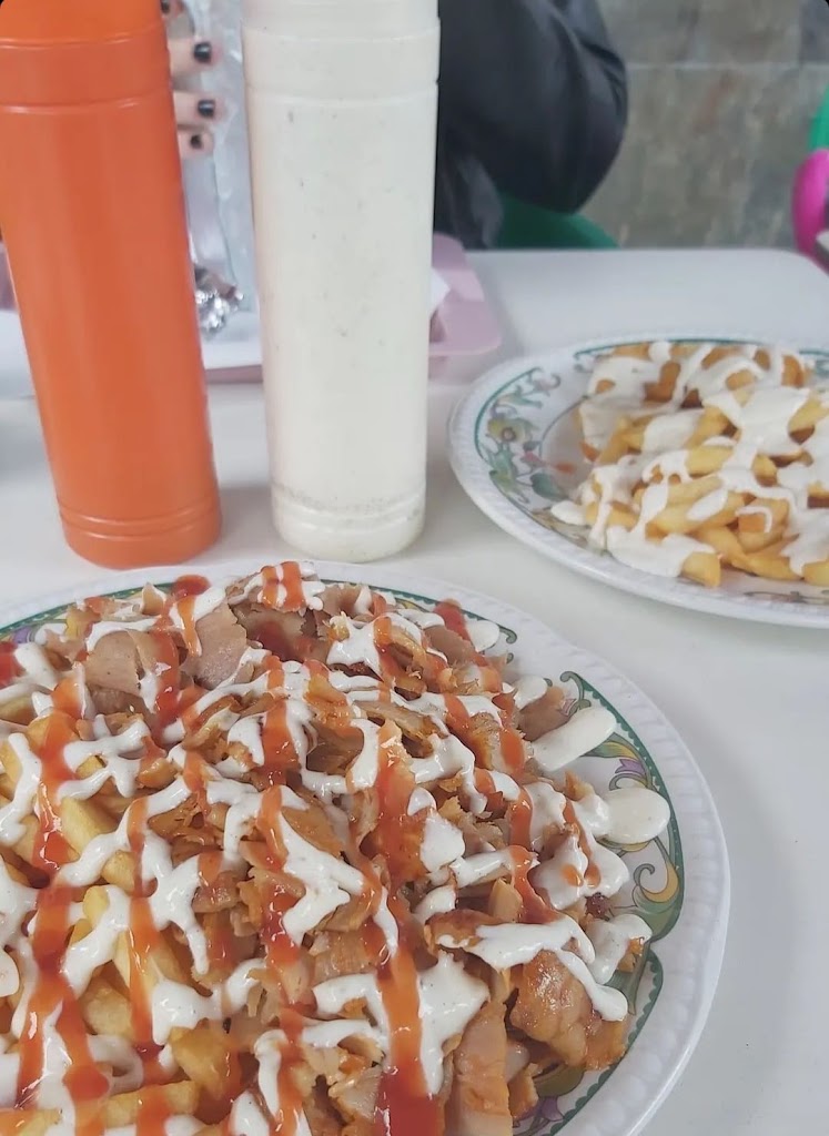 Urdi Donner Kebab — Comida y bebida