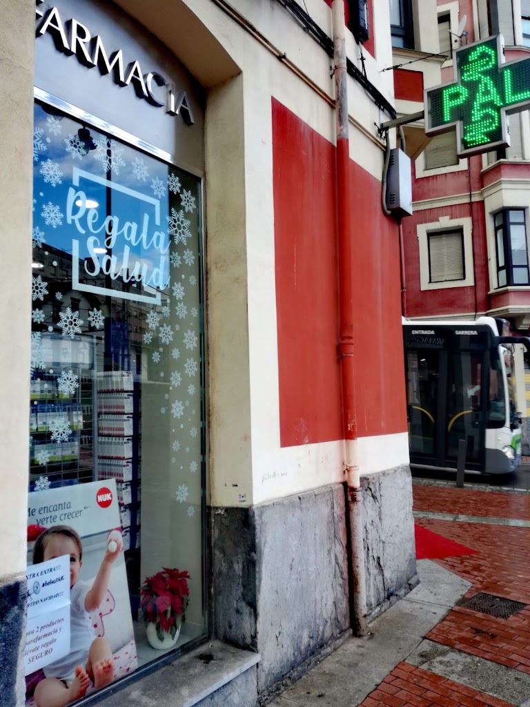 Farmacia Del Palacio Atienza Urban / Barakaldo