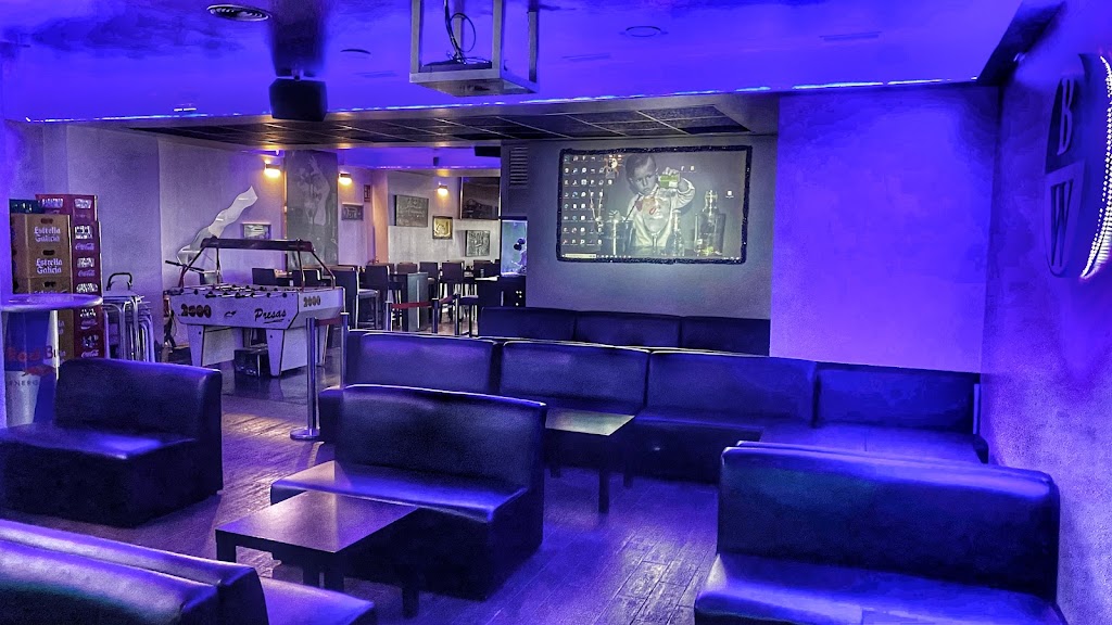 Black White Lounge Bar — Ambiente