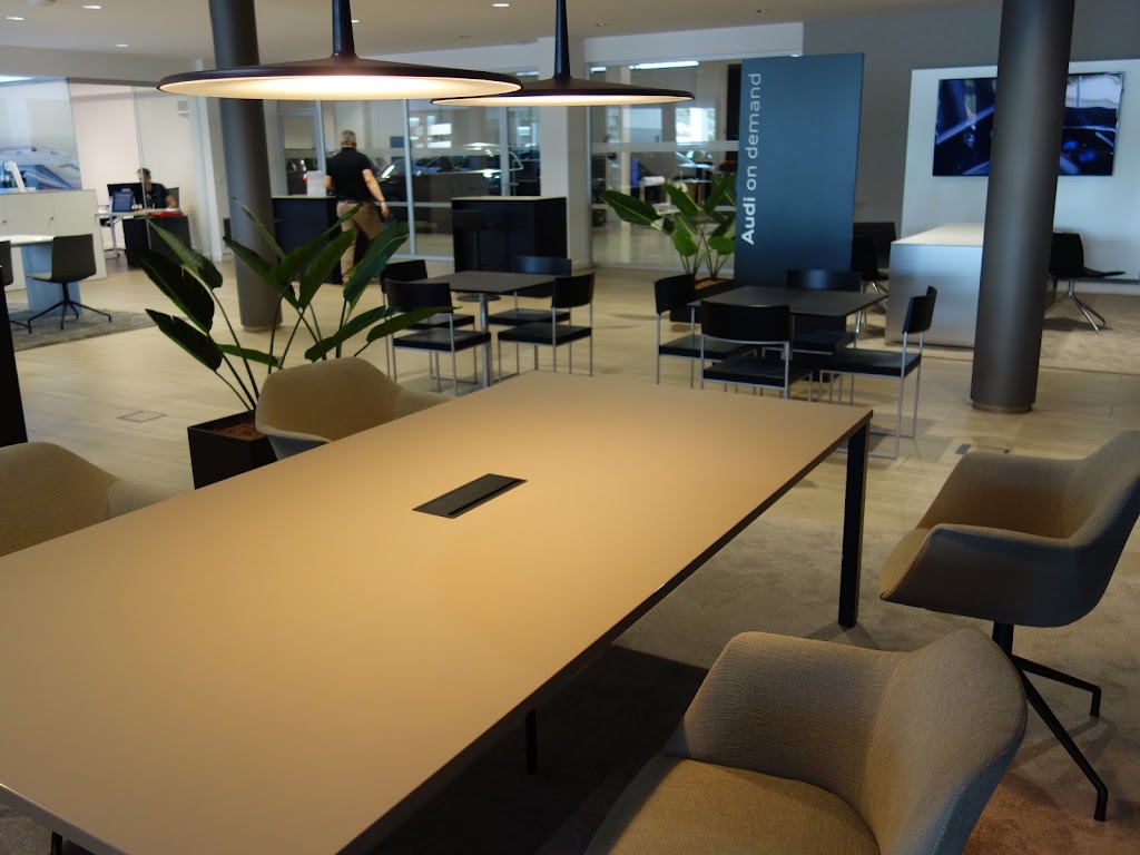 Talleres Manchegos Miguelturra - Taller Audi — Interior
