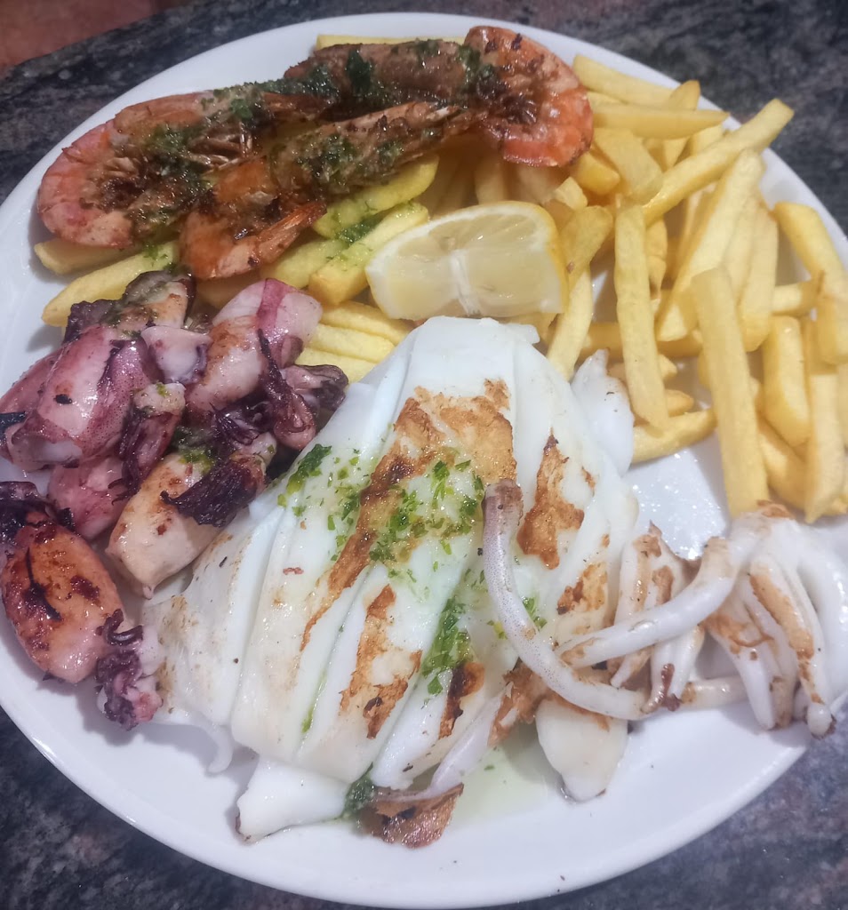 Restaurante Asador Castillo — Comida y bebida