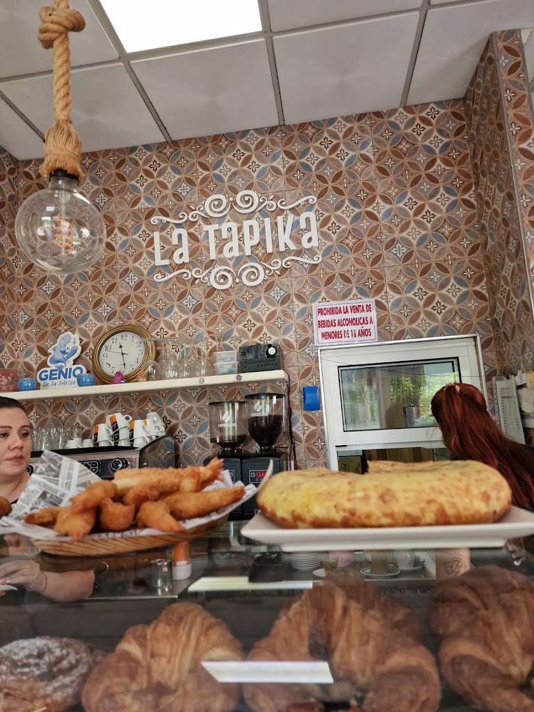 La Tapika — Comida y bebida