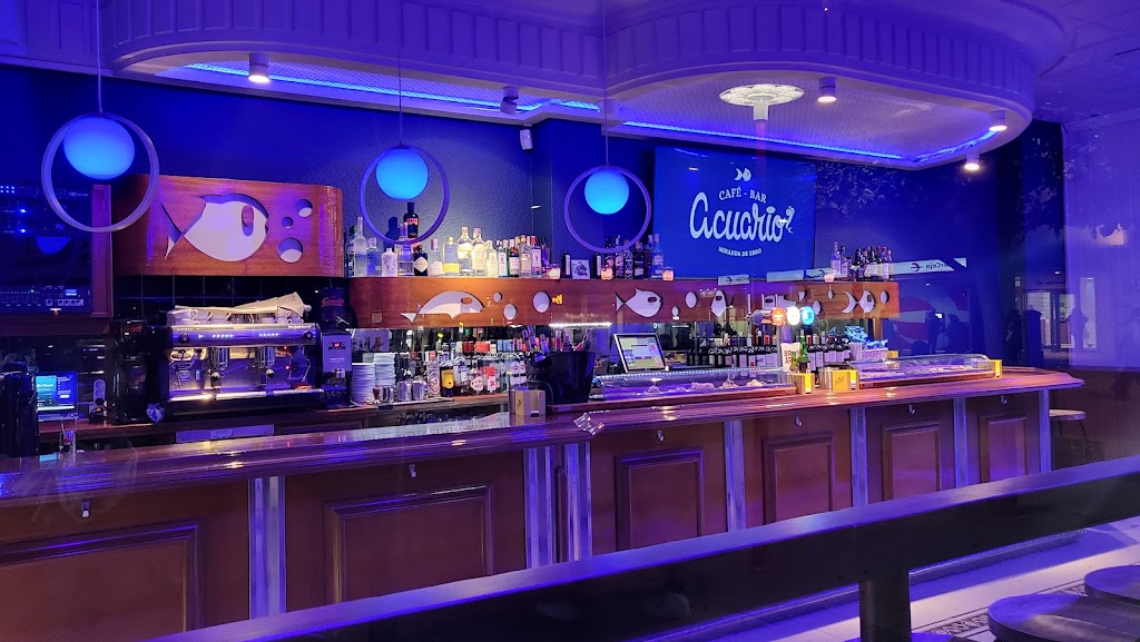 Acuario 2 - Bar de Vinos. — Ambiente