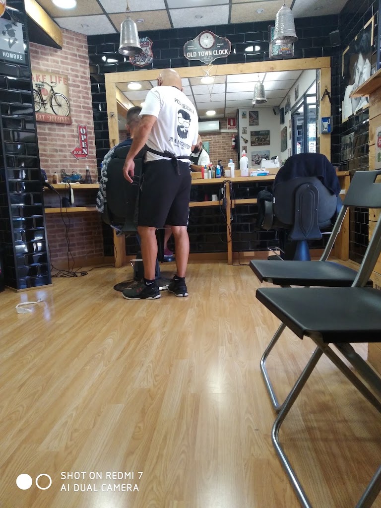 Black & White Barber Club - Peluqueria para Machotes — Interior