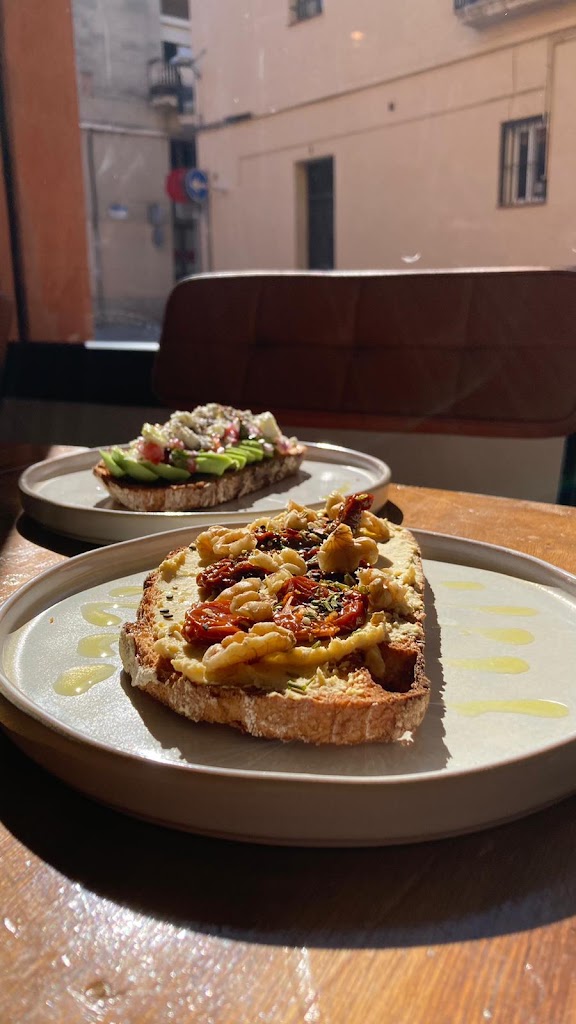 La Vecina Coffee House — Comida y bebida