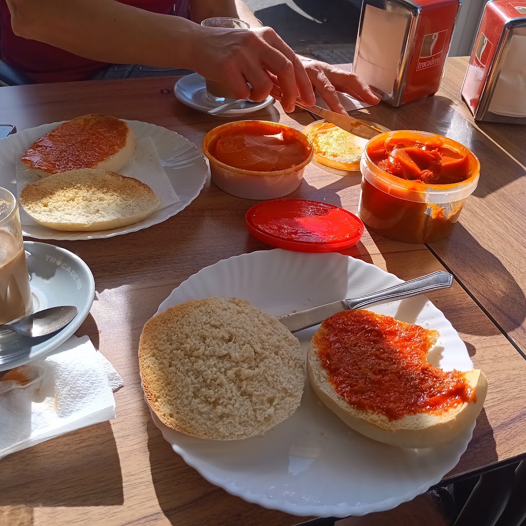 Bar El Chino — Comida y bebida