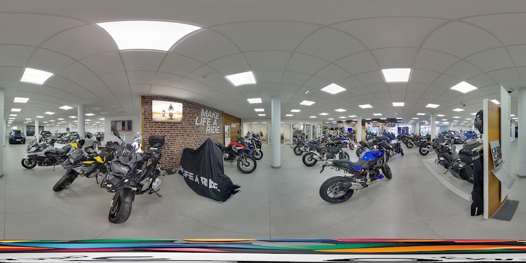 BMW Grunblau Motor — Street View y 360deg