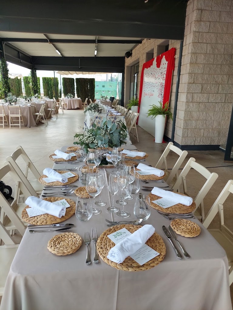 ENTREPISTES Restaurante y padel — Comida y bebida