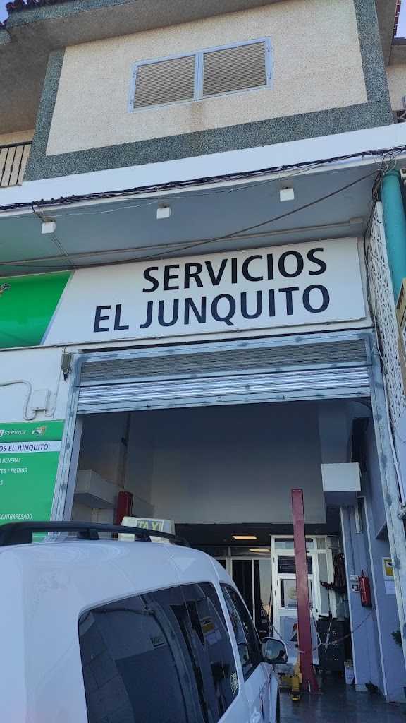 Servicios El Junquito — Exterior
