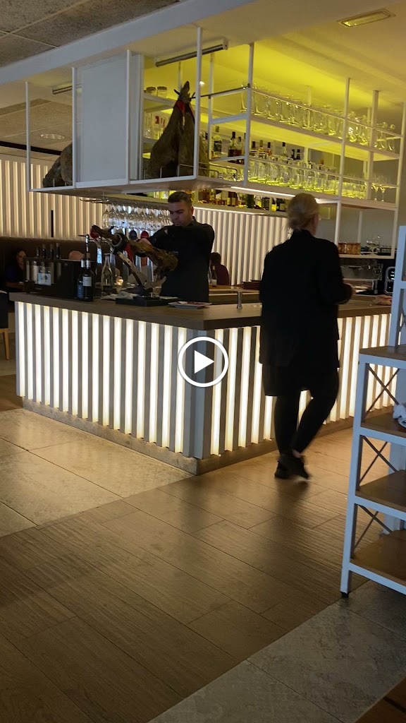 CheChe Restaurant — Ambiente