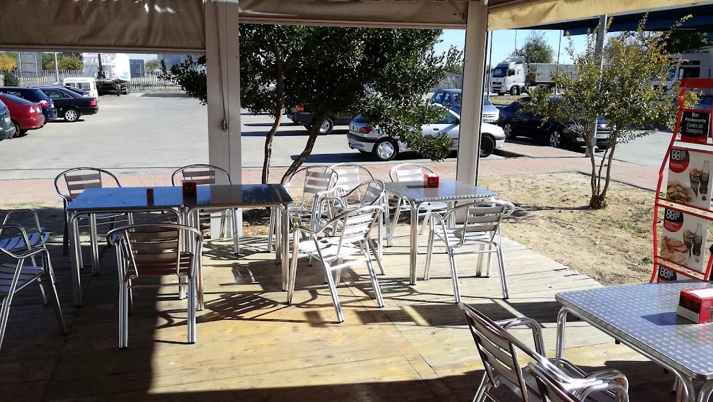 RESTAURANTE CAFETERIA EN DON BENITO CENTRO DE TRANPORTES — Ambiente