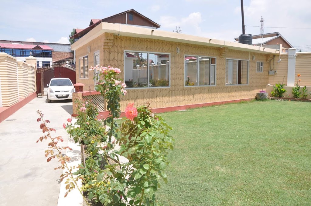 Hotel Al Azrah Best Hotel In Srinagar Top Hotel In Rajbagh Srinagar